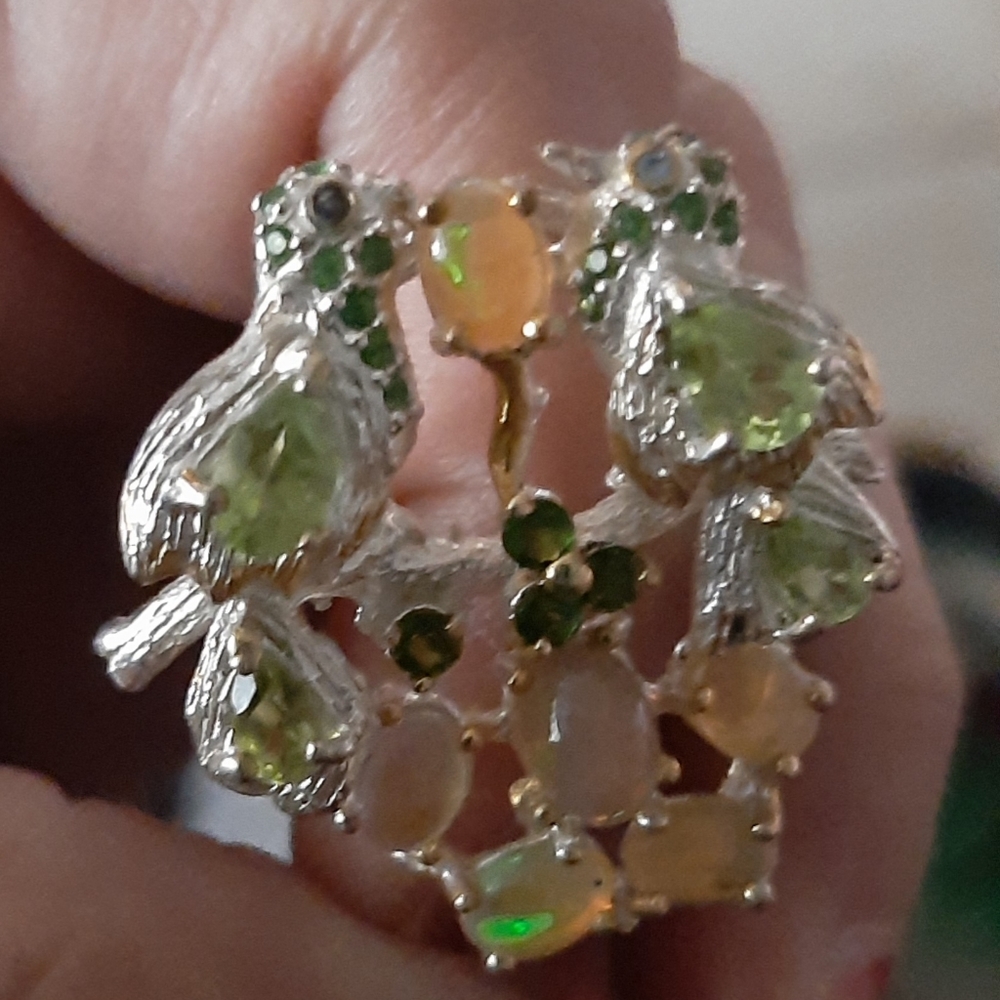 Ring - Picture 2 of 5